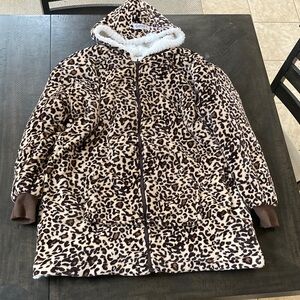 Women’s super soft oversized zip up leopard faux hoodie
